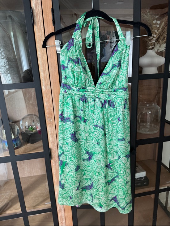 Alice & Trixie Dresses & Skirts - Y2K Alice & Trixie 100% Silk Halter mini Dress kelly tropical Floral Print vneck